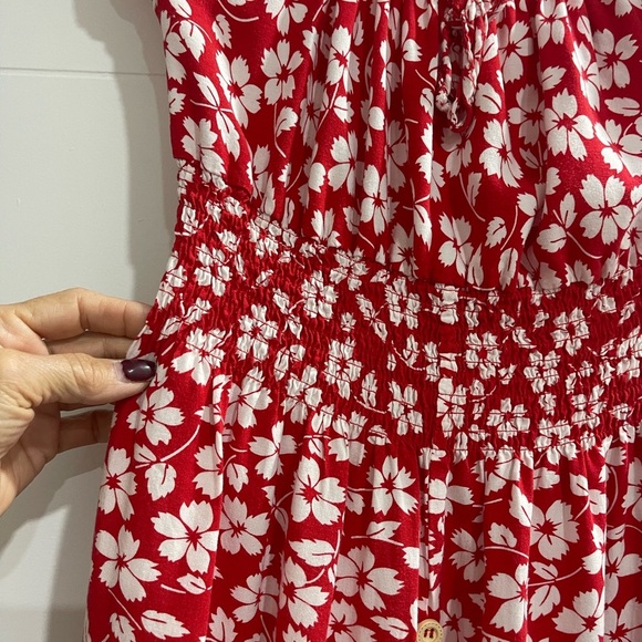 Chic Red Floral Midi Dress - Picture 4 of 5